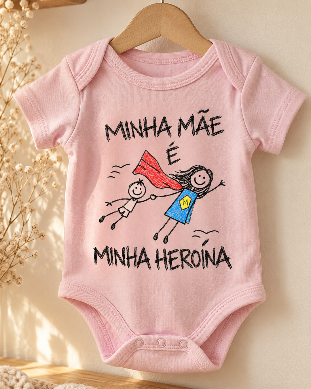 Body de bebê personalizado Minha mãe é minha heroína com inicial – rosa bebê