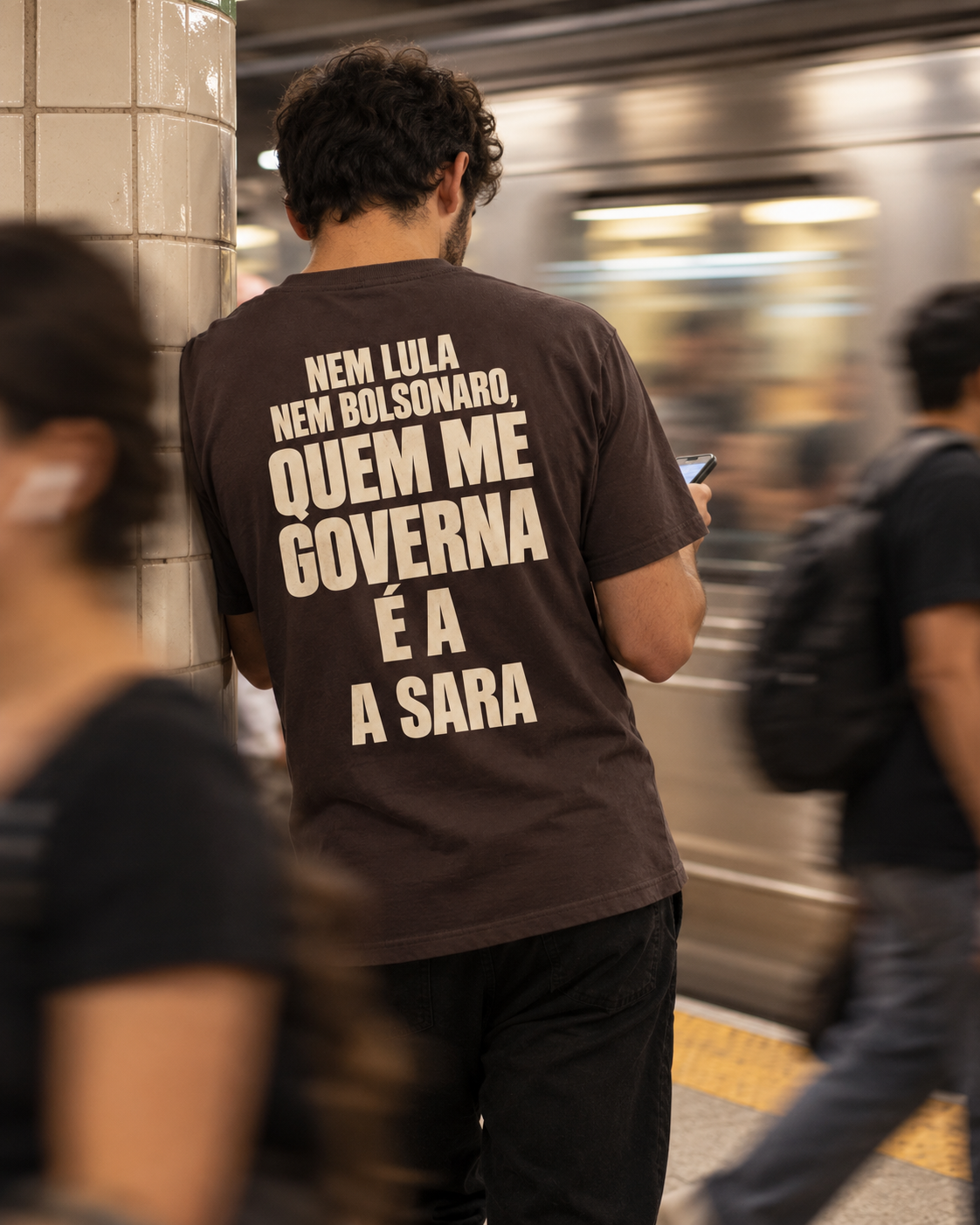 Nem Lula Nem Bolsonaro - Camiseta 04 (Estampa nas Costas)